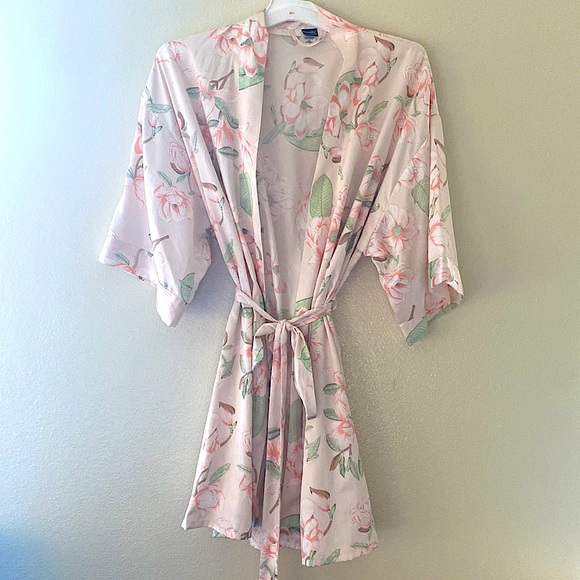Dillard’s Other - NWOT Dillard’s Pink Floral Silk Kimono Robe, Size S